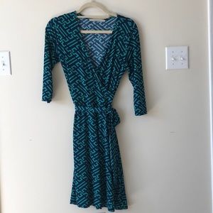 41 Hawthorn Geometric Faux Wrap Dress